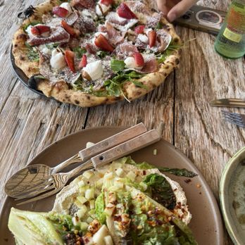 Agricole - Our amazing pizza and salad - Fruits & Veggies Near Me - Pescadero, BCS Agricole - Our amazing pizza and salad - Fruits & Veggies Near Me - Pescadero, BCS