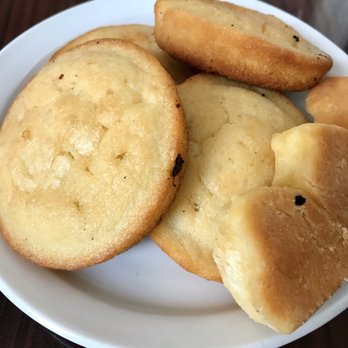 Walnut Hills - Cornbread and biscuits - Southern Near Me - Vicksburg, Mississippi