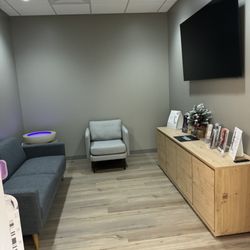 medspa810 - Area to wait and unwind