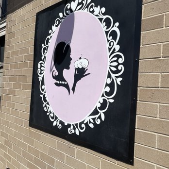 Jennivee’s Bakery - Outside sign - Desserts Near Me - Chicago, Illinois Jennivee’s Bakery - Outside sign - Desserts Near Me - Chicago, Illinois