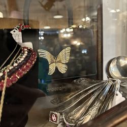 Antique Avenue