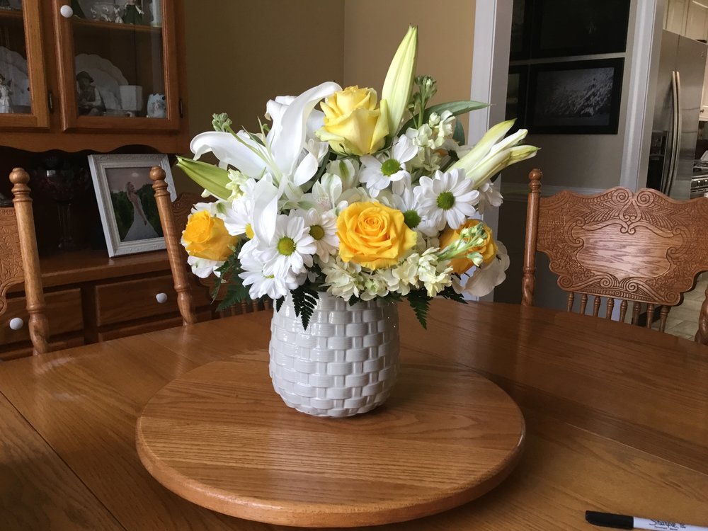 ODHAM’S FLOWER SHOP Updated October 2024 28 Photos 1207 Simmons