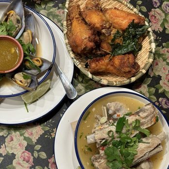 Kin Len - Thai Street Eats - Mussels, Tom Yum Wings, pork rib appetizer - Thai Near Me - San Diego, California Kin Len - Thai Street Eats - Mussels, Tom Yum Wings, pork rib appetizer - Thai Near Me - San Diego, California