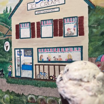 Scoops Ice Cream - Chocolate waffle dipped cone with heath and chocolate chip mixed ice cream - Ice Cream & Frozen Yogurt Near Me - Lake Geneva, Wisconsin