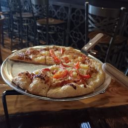 Pineapple and Red Bell Pepper, light cheese. Pineapple and Red Bell Pepper, light cheese.