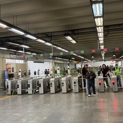 Estação Maracanã - Metro turnstiles