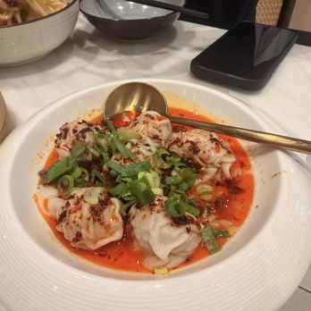 Supreme Dumplings - Spicy pork wontons - Shanghainese Near Me - Honolulu, Hawaii