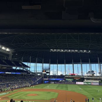 LoanDepot Park - Stadiums & Arenas Near Me - Miami, Florida