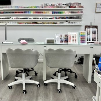 Top Nails - Inside salon - Nail Salons Near Me - Cudahy, California Top Nails - Inside salon - Nail Salons Near Me - Cudahy, California