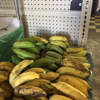 Rowena's Produce - Apple bananas are my favorite bananas - Farmers Market Near Me - Kahului, Hawaii Rowena's Produce - Apple bananas are my favorite bananas - Farmers Market Near Me - Kahului, Hawaii