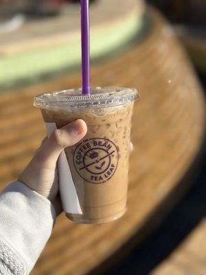 The Coffee Bean & Tea Leaf by null