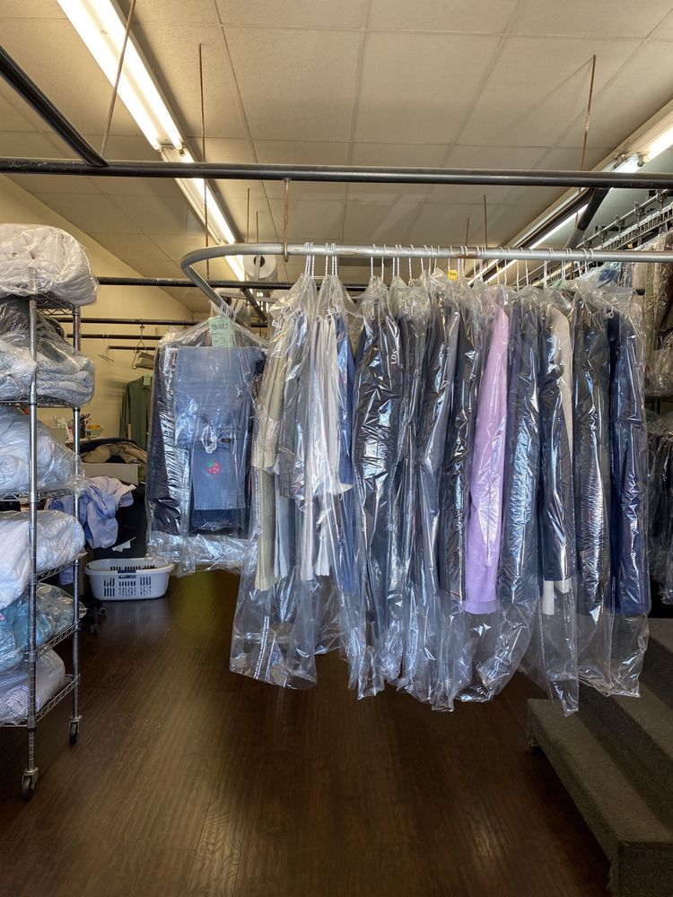 BRONCO CLEANERS Updated August 2024 18 Photos & 33 Reviews 881 S