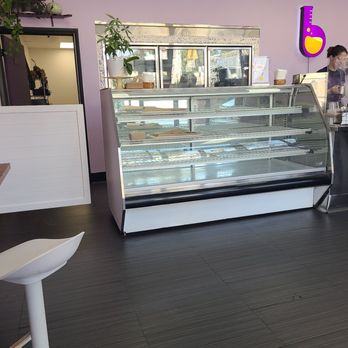 Butter Lab - Empty showcase. This is where cookies and brownies were supposed to be stored. - Bakeries Near Me - Montebello, California Butter Lab - Empty showcase. This is where cookies and brownies were supposed to be stored. - Bakeries Near Me - Montebello, California