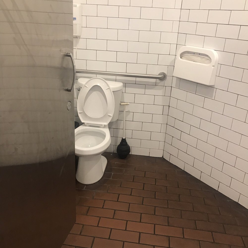 Golden Nugget - Men's bathroom - American Near Me - Chicago, Illinois