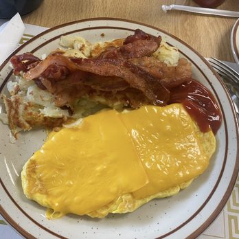 Harvest Diner - Scambled Eggs w/cheese bacon & hash brown. delicious! - Diners Near Me - Georgetown, Delaware Harvest Diner - Scambled Eggs w/cheese bacon & hash brown. delicious! - Diners Near Me - Georgetown, Delaware