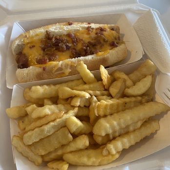 All City Dogs - Bacon cheddar dog with seasoned crinkle fries - Food Trucks Near Me - Waterford, Michigan All City Dogs - Bacon cheddar dog with seasoned crinkle fries - Food Trucks Near Me - Waterford, Michigan