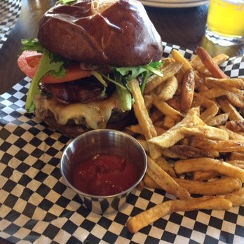 The Attic Ale House - Holmberg Burger - Gastropubs Near Me - Phoenix, Arizona