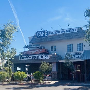 American Way Smokehouse - Outside, it's next to the merchant antique store - American Near Me - Chandler, Arizona