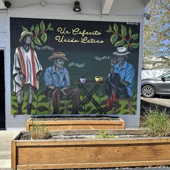Cafe Con Papi - Outside mural - Coffee & Tea Near Me - Reno, Nevada
