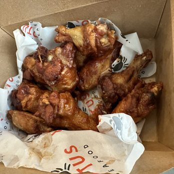 Lotus Seafood - 10pc spicy BBQ wings - Seafood Near Me - Houston, Texas