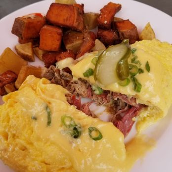 Pond House Cafe - Cubano Omelette - Cafes Near Me - West Hartford, Connecticut Pond House Cafe - Cubano Omelette - Cafes Near Me - West Hartford, Connecticut