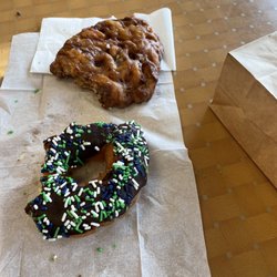 Henry Donuts - Chocolate sprinkles and Apple fritter