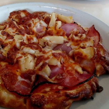 Hometown Pizza - Canadian bacon and pineapple - Pizza Near Me - Rainier, Oregon