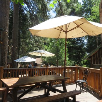 LouEddie's Pizza - Lots of outdoor seating! - Pizza Near Me - Skyforest, California