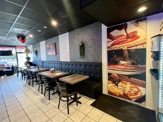 Tony's Pizza - Miami by null