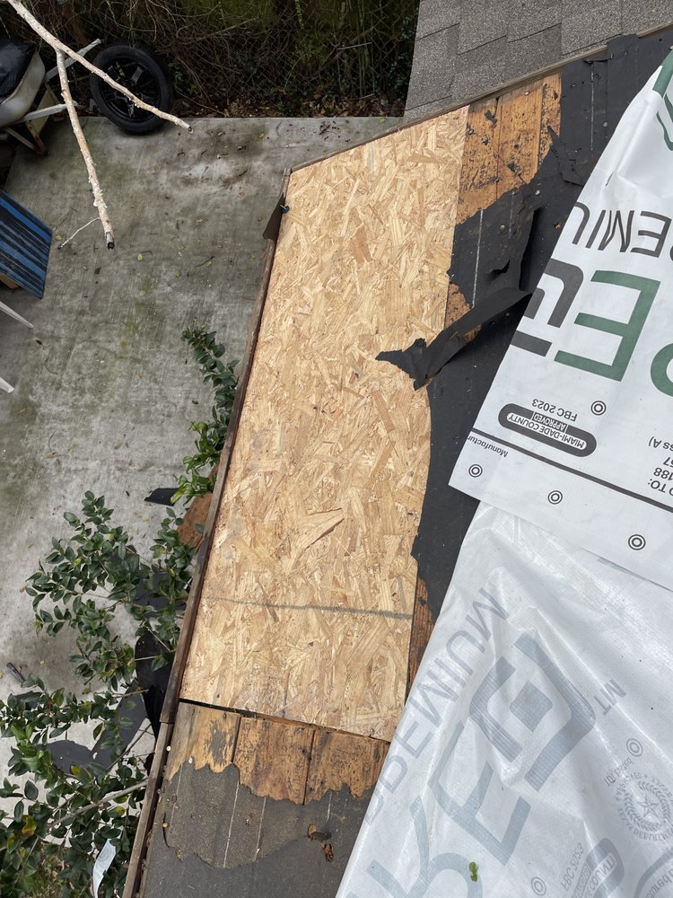 Slide of Profesional Roof