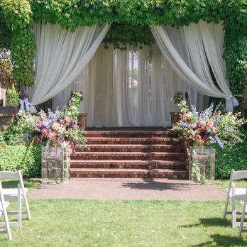 Erika Anderson Designs - Floral Designers Near Me