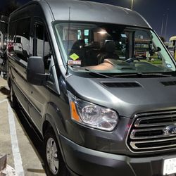 Ace Townecar & Limo Service - 10 passengers F350