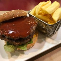 Bien et Bon - Double Hamburger and Fries (maybe a bit much on the ketchup)