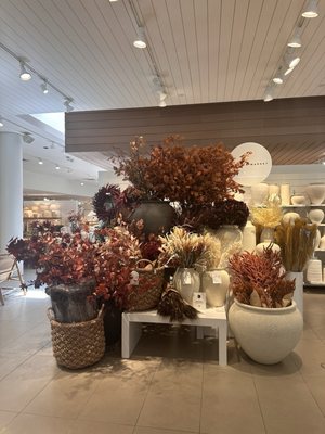 Crate & Barrel by null