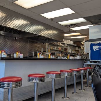 Junior's Cafe & Grill - Diners Near Me - Eagan, Minnesota Junior's Cafe & Grill - Diners Near Me - Eagan, Minnesota