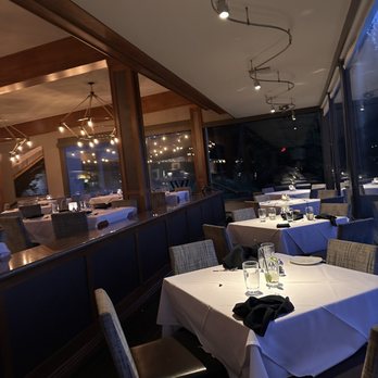 Chart House - Inside chart house - Seafood Near Me - Portland, Oregon Chart House - Inside chart house - Seafood Near Me - Portland, Oregon