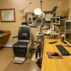 Roberts Eyecare Associates