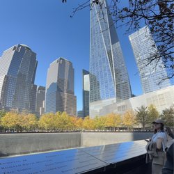 Small Bus Tours NYC - World Trade Center and 9/11 Memorial