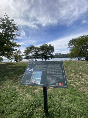 The Little Red Lighthouse by null