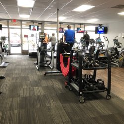 Plenty of treadmills