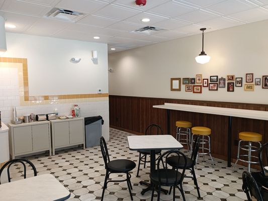 Mensch's Deli by null