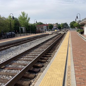 Amtrak - Ashland - Looking to the south - Train Stations Near Me - Ashland, Virginia Amtrak - Ashland - Looking to the south - Train Stations Near Me - Ashland, Virginia
