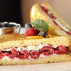 Armonía Kitchen - Stuffed French Toast