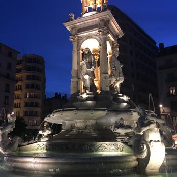 Place Bellecour - One of the fountains - at night - Landmarks & Historical Buildings Near Me - Lyon, 69