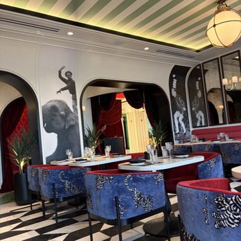 Cirque St. Armands Beachside - Ringside - Seafood Near Me - Sarasota, Florida