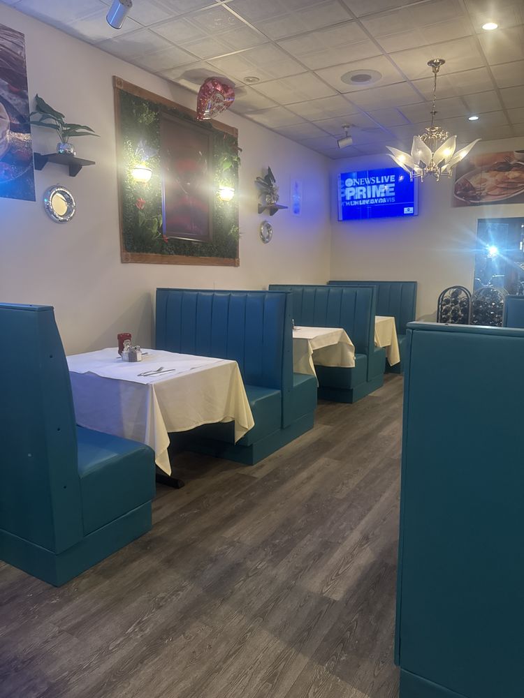 Social spots from The Best Diner