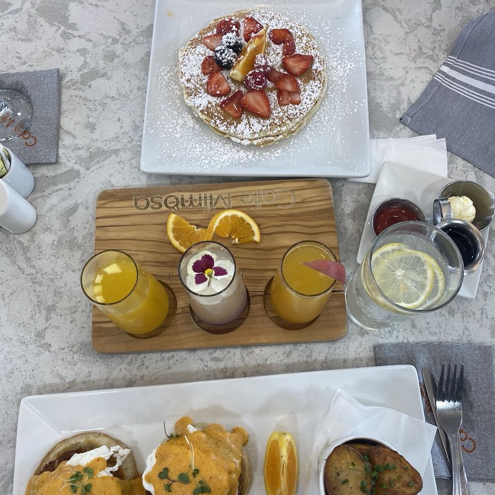 Cafe Mimosa - Crab Benedict and Short Stack of Pancakes - Breakfast & Brunch Near Me - Rohnert Park, California