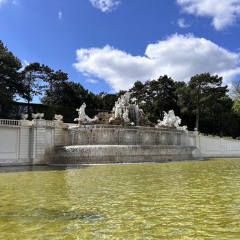 Schloss Schönbrunn - Landmarks & Historical Buildings Near Me - Vienna, 9