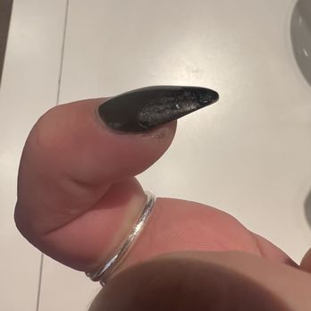 That Colour Nails - First time done, nail was chipping. - Nail Salons Near Me - Chicago, Illinois