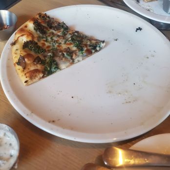 Earls Kitchen + Bar - Kale and mushroom pizza - Cocktail Bars Near Me - Plano, Texas